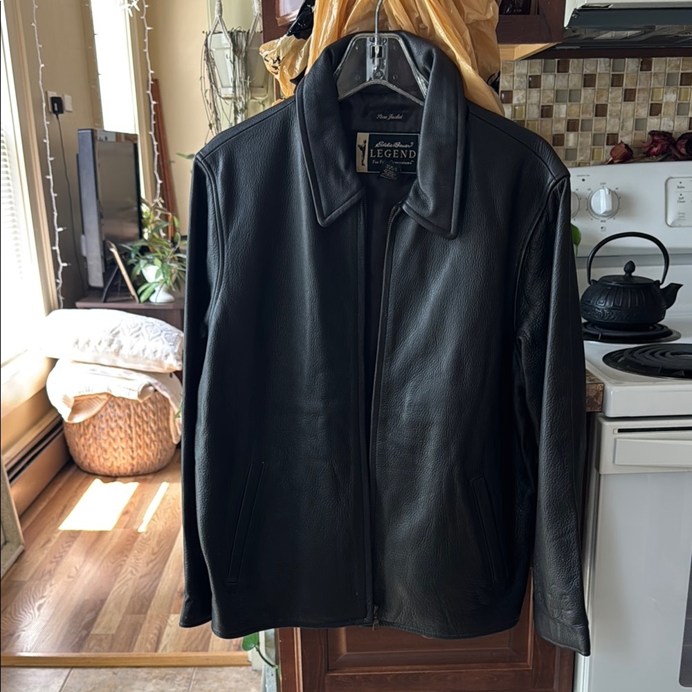 Eddie Bauer dark brown heavyweight women’s leather Jacket